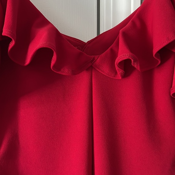 Never worn bodycon cold shoulder ruffled dress - Picture 4 of 10